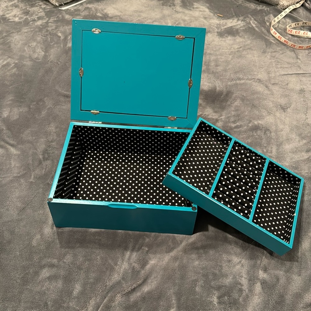 🎉5/$20🎉 Jewelry box with changeable cover